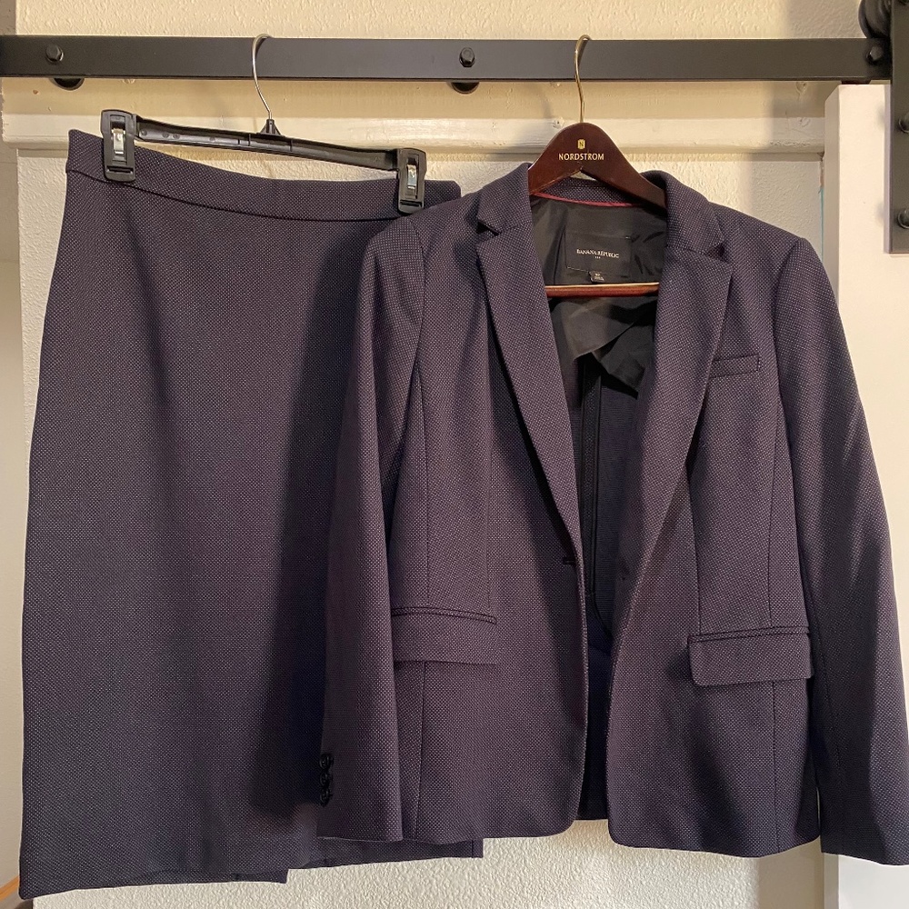 Banana Republic women’s navy suit set